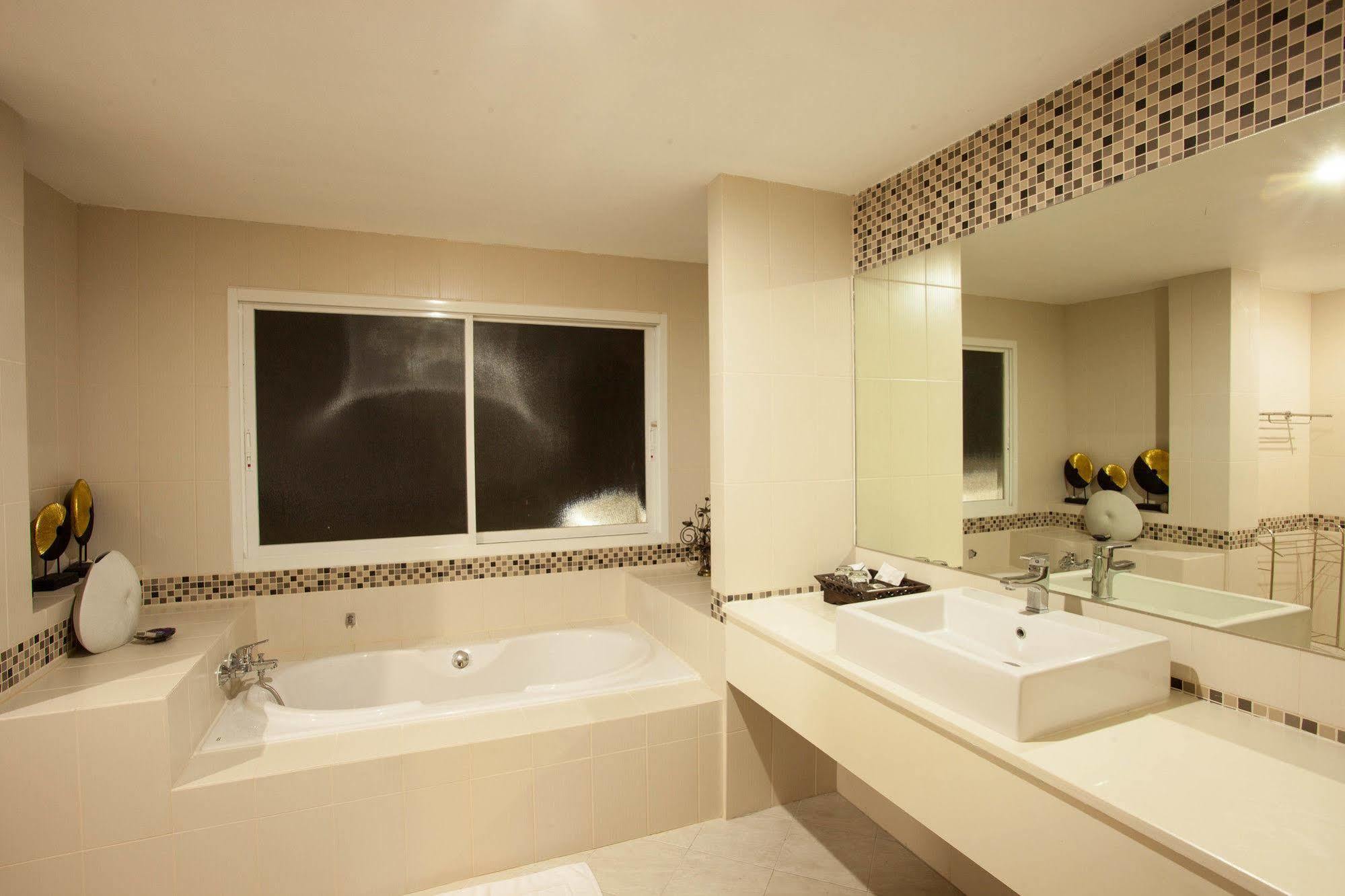 Nantrungjai Boutique Hotel Extérieur photo